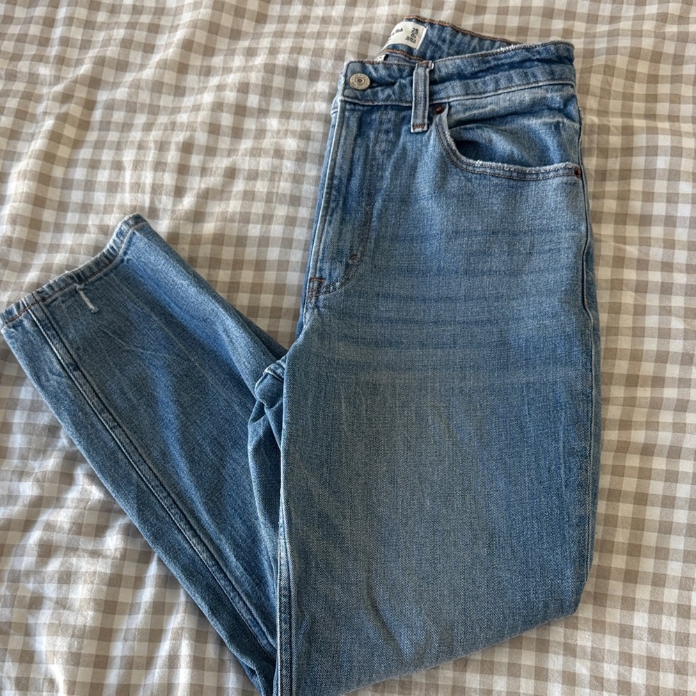 Abercrombie & Fitch Light Blue “The Mom” High Rise Jeans in Curvy